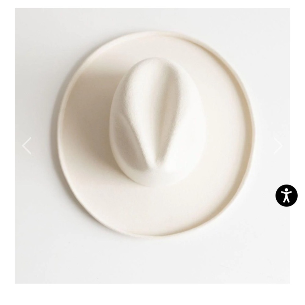 GigiPip The Cara Loren Pencil Brim Hat in Offwhite